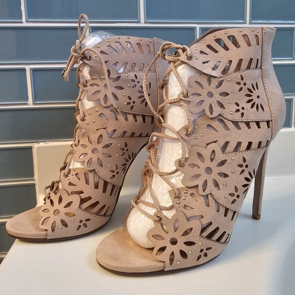 Lasercut heels sandals - Picture 4 of 9